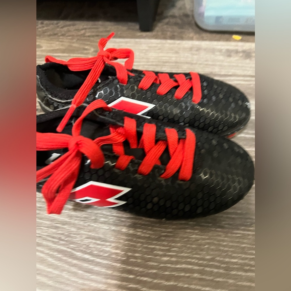 Kids lotto soccer shoes